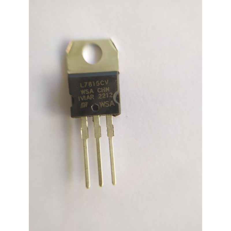 TR L7815