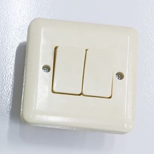 Saklar Seri IB Dexicon