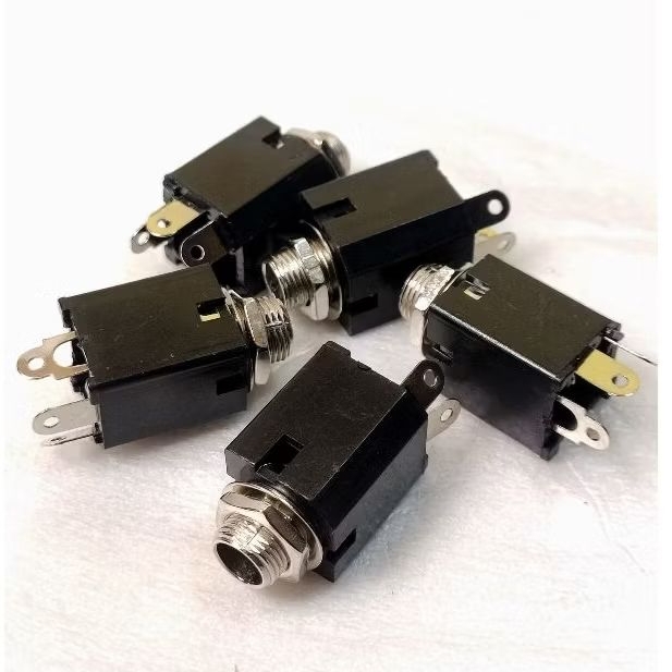 Soket Mic Mono 3 Pin Body Hitam
